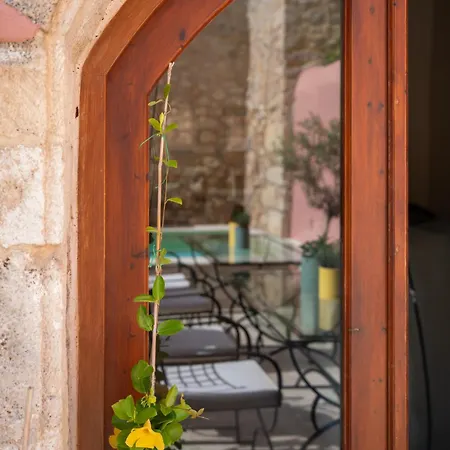 Phaedra (adults Only) Otel