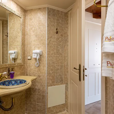 Phaedra (adults Only) 4* Resmo