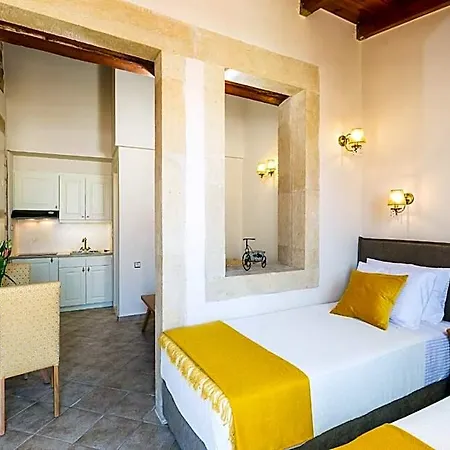 Phaedra (adults Only) Otel