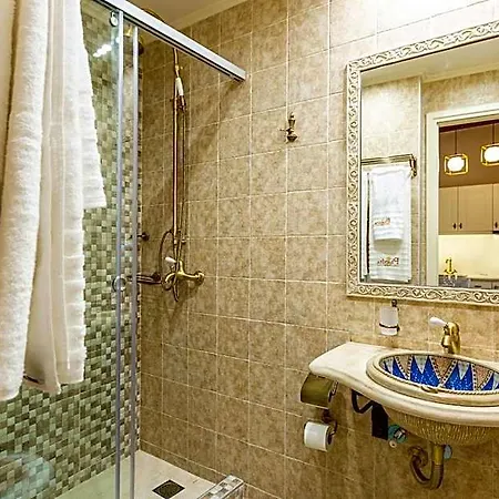 Phaedra (adults Only) 4* Resmo